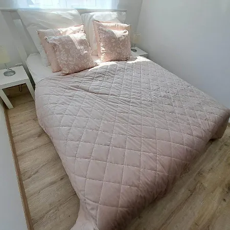 Oecsi Vendeghaz Apartament